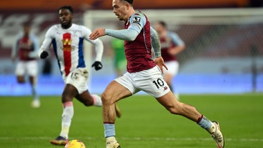 Grealish e la "moda" dei calzettoni abbassati: "Il motivo? Colpa di una lavatrice"