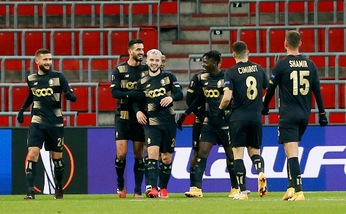 Stop agli abbracci e obbligo di mascherina: il contrasto al Covid del calcio belga