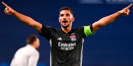 "Il Lione sospende Aouar, è rottura". La Juve alla finestra