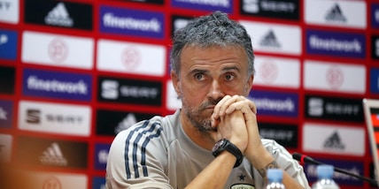 Spagna, Luis Enrique: "Spero nel vaccino ai miei calciatori"