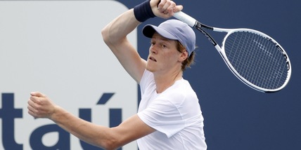 Grande Sinner a Miami: stende Bublik e vola in semifinale