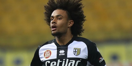 Parma, per Zirkzee distorsione con sollecitazione capsulare