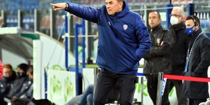 Cagliari, Semplici: "Verona non è l'ultima spiaggia"