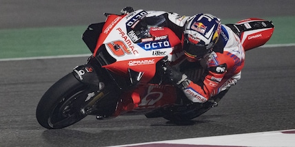 MotoGp, warm-up Gp Doha: Zarco il più veloce, Valentino Rossi 18°
