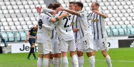 Tris Juve al Genoa: Pirlo a -1 dal Milan