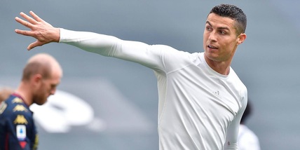 Ronaldo non ha gettato la maglia a terra: il retroscena