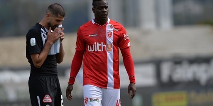 Botte alla compagna: era convinto avesse una storia con Balotelli