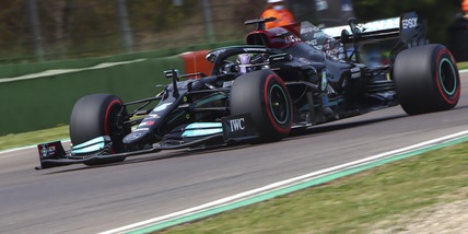 F1, Gp Imola: Hamilton conquista la pole position, Leclerc 4°