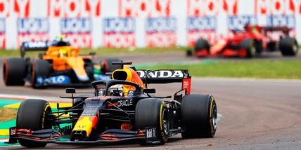 F1: Verstappen vince il Gp di Imola davanti a Hamilton, Leclerc 4°