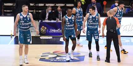 Cantù saluta la Serie A dopo 24 anni. Trieste ai playoff