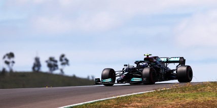 F1, Gp Portogallo: Bottas si prende la pole position. Sainz 5° in qualifica