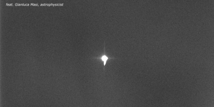 Razzo cinese fotografato nel cielo di Roma