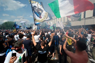 Scudetto Inter, tremila tifosi a San Siro per la festa