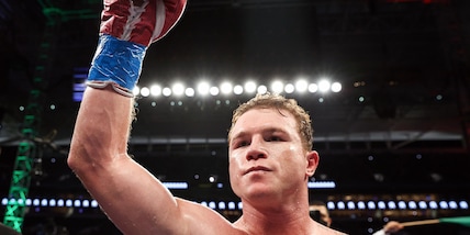 Canelo Alvarez ancora re dei supermedi: battuto Saunders