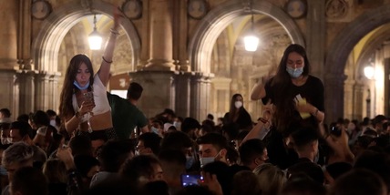 Spagna, prima notte senza restrizioni anti Covid: feste e arresti