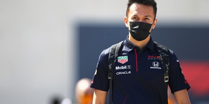 F1: Albon riabbraccia la Red Bull, per lui test con pneumatici Pirelli da 18 pollici