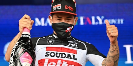 Giro d'Italia, Ewan vince allo sprint. Landa finisce in ospedale