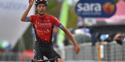 Giro d'Italia, Mader vince la 6a tappa. Attila Valter in rosa