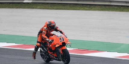 MotoGP Francia: Petrucci comanda il warm-up, settimo Rossi