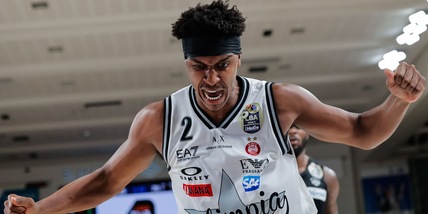 Playoff: Olimpia prima semifinalista, Sassari e Venezia a gara 4