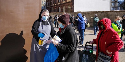 L'annuncio della Caritas: "Saliti al 24.4% i nuovi poveri in Italia"
