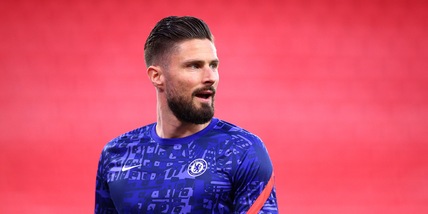 Beffa Milan, Olivier Giroud rinnova col Chelsea