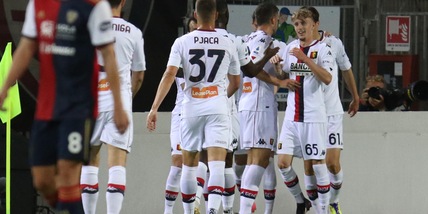 Shomurodov, galoppata e gol: il Genoa vince a Cagliari