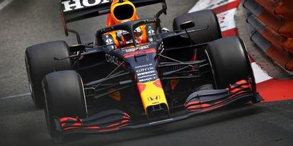 F1: Verstappen vince a Monaco ed è il nuovo leader. Sainz a podio, è 2°