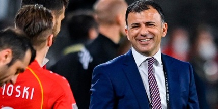 Valzer allenatori, il Genoa pensa al ct macedone Angelovski