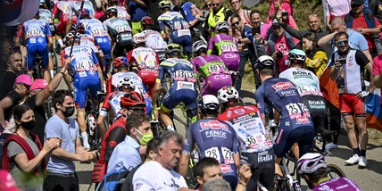 Bailo a braccia alzate sul traguardo della Coppa Bernocchi
