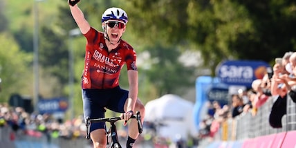 Giro d'Italia, Martin vince la tappa 17: Bernal conserva la maglia rosa