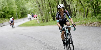 Giro d'Italia, grande vittoria di Yates: Bernal resta il leader
