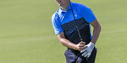 Golf, Pga Tour: Spieth da solo in vetta, Mickelson out