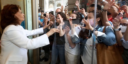 Firenze, bagno di folla per Sophia Loren