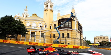 F1, gara pazza a Baku: vince Perez. Incidente Verstappen, 4° Leclerc