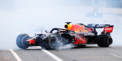 F1: identificate da Pirelli le cause di cedimento delle gomme a Baku