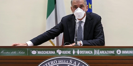 Costa sulla riapertura delle discoteche: "Al chiuso capienza ridotta"