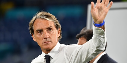 Italia, Mancini: "E' ancora lunga, ce ne mancano solo sei"