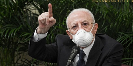 AstraZeneca, De Luca: "Campania dice no a mix di vaccini"