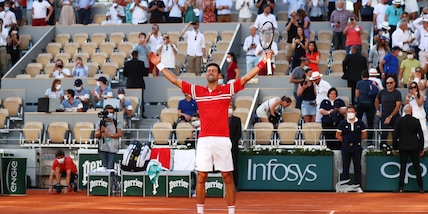 Djokovic re del Roland Garros: Tsitsipas ko al quinto set
