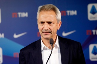 Serie A e tagli agli stipendi: "Giocatori, rinunciate a due mensilità"