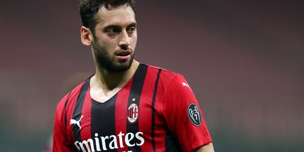 Inter, pazza idea Calhanoglu