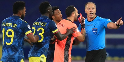 Colombia, chiesta sanzione per Pitana dopo la beffa al 99'