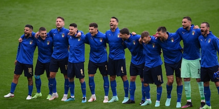 Italia-Austria, gli azzurri non si inginocchiano contro il razzismo