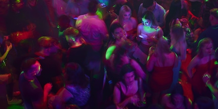 Rave party di 700 persone a Maleo: 3 casi di variante Delta