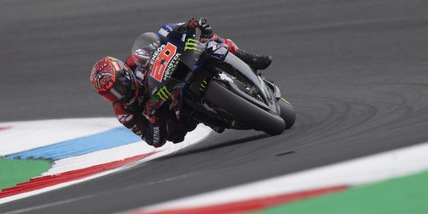 MotoGp: Quartararo vince dominando ad Assen, caduta per Rossi