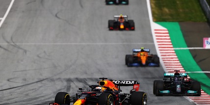 F1: Verstappen conquista il Gp di Stiria davanti a Hamilton, sesto Sainz