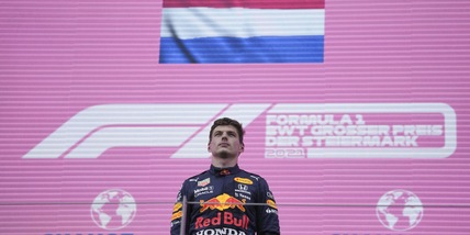 F1, la FIA sulla sgommata di Verstappen: "In futuro non sarà tollerata"