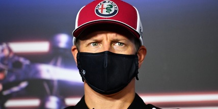 F1, l'auto di Raikkonen distrutta dalla grandine