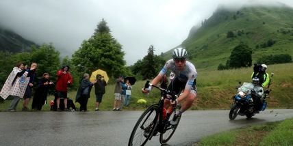 Tour de France: Teuns vince l'8ª tappa, Pogacar maglia gialla